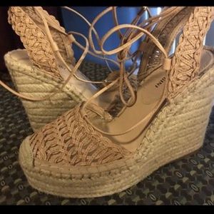 Gianni Bini rose gold wedges